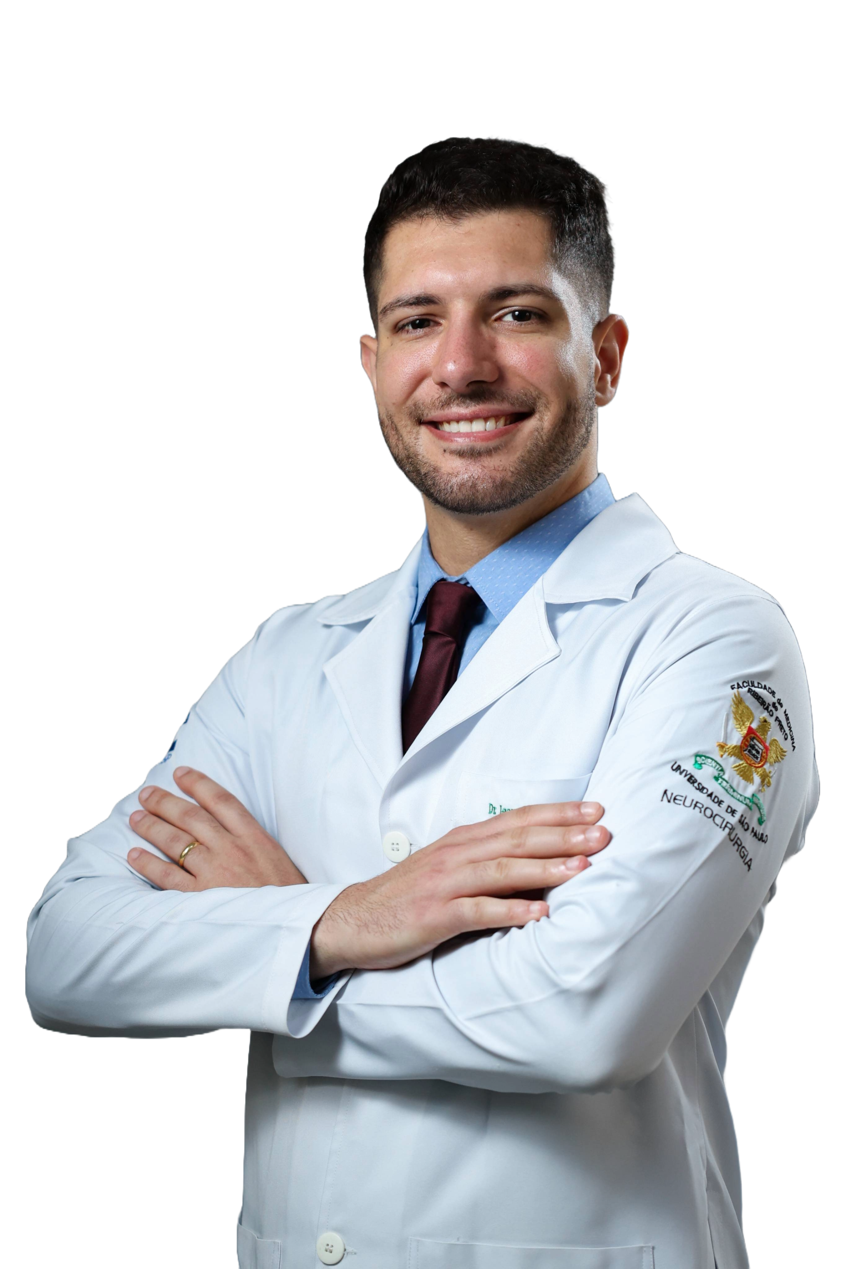 Dr. Jean Dezena em jaleco, neurocirurgião
